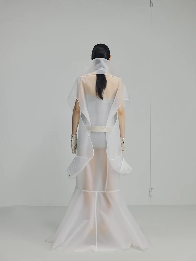 Look 02, back view