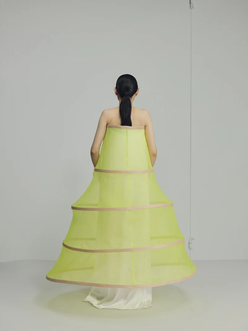 Look 03, back view